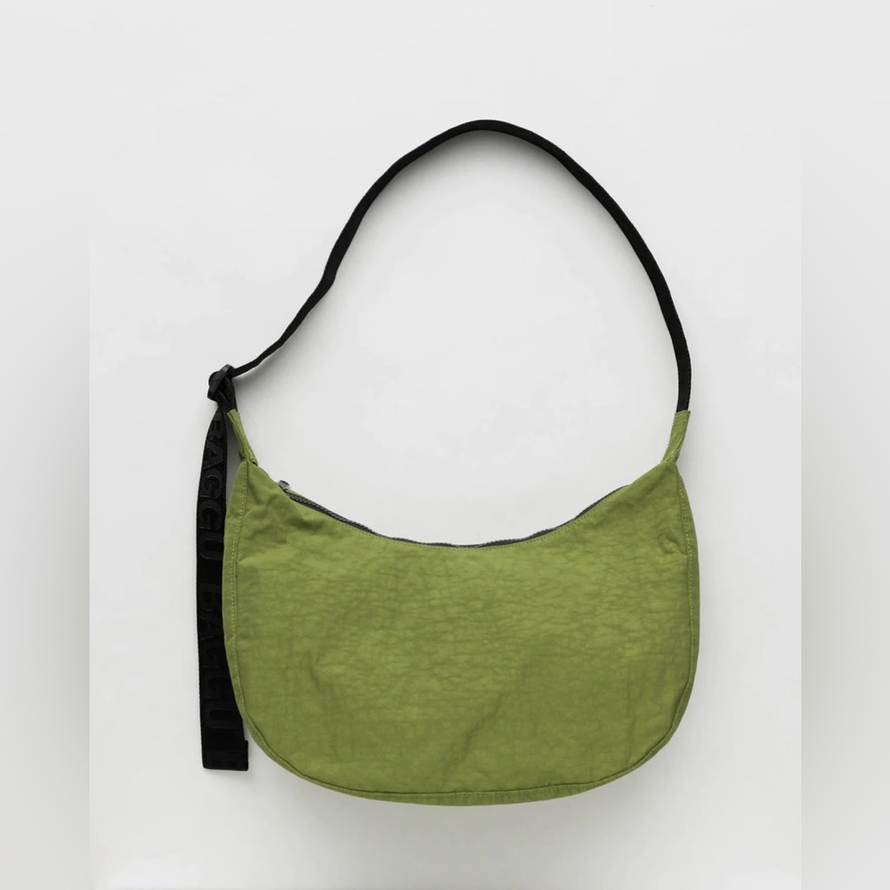 Baggu Medium Crescent in Avocado
